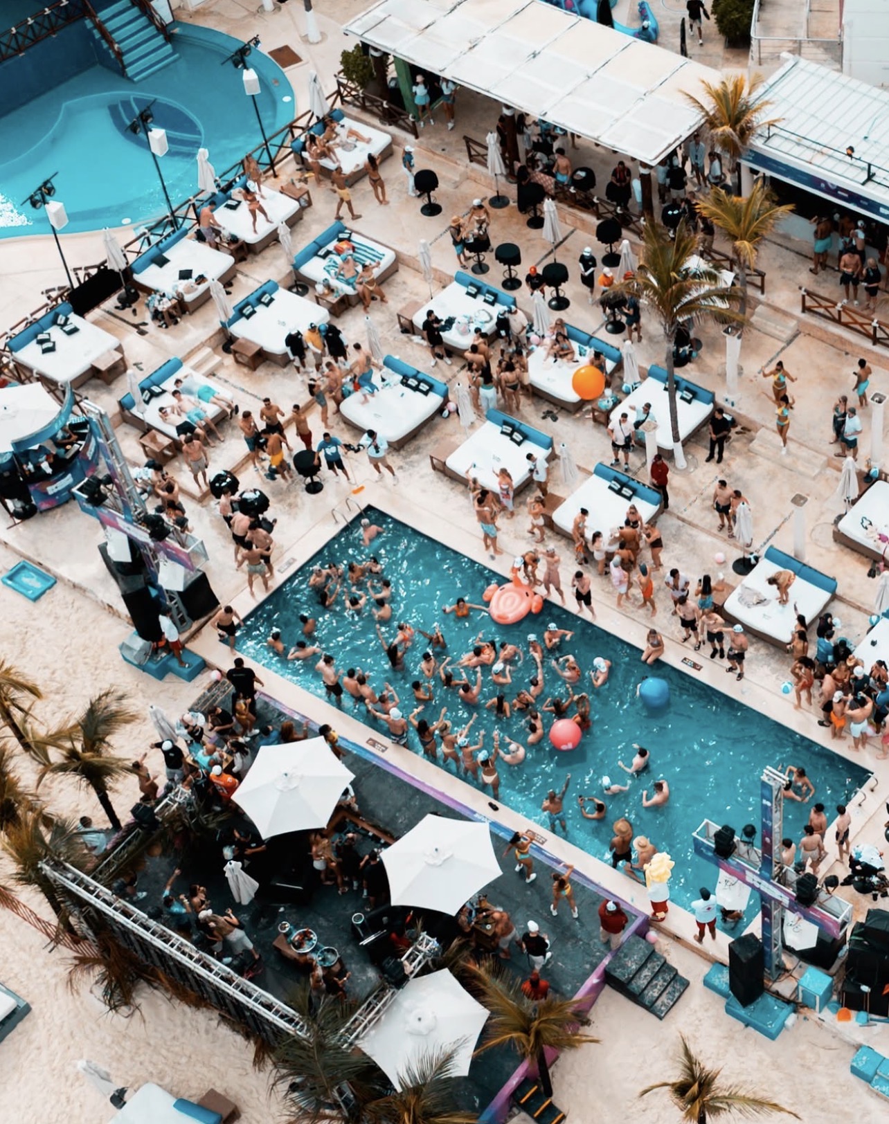 Mandala Beach — beach club en Cancún
